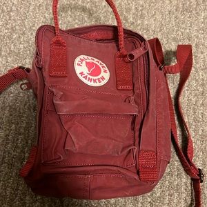 Ox color red. Not sold on site anymore (checked 12/2)